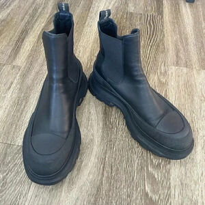 Mens Alexander McQueen Black Tread Slick Ankle Boots - 46 (12)